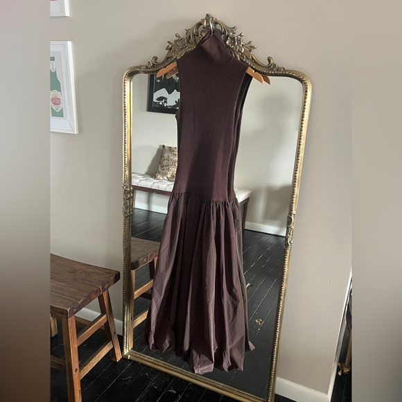 En Saison Dresses & Skirts - En Saison Sleeveless Brown Midi Dress